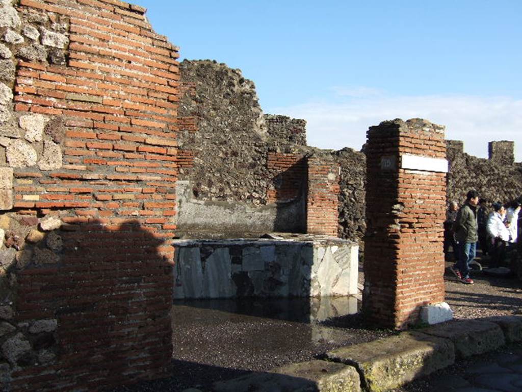 VI 3 19 Pompeii December 2005 Looking East Into Bar Room From